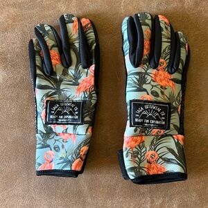 Saga Outerwear Snowboard/Ski Spring Gloves NEVER WORN